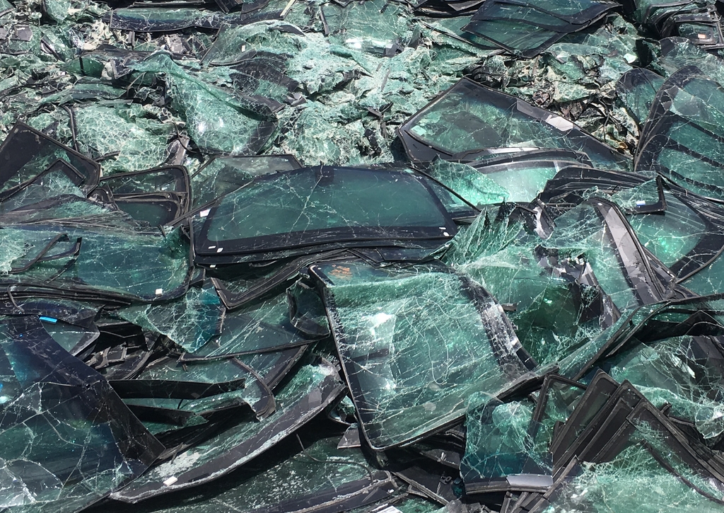 Recycling-Klebstoff aus zerbrochenen Autoscheiben